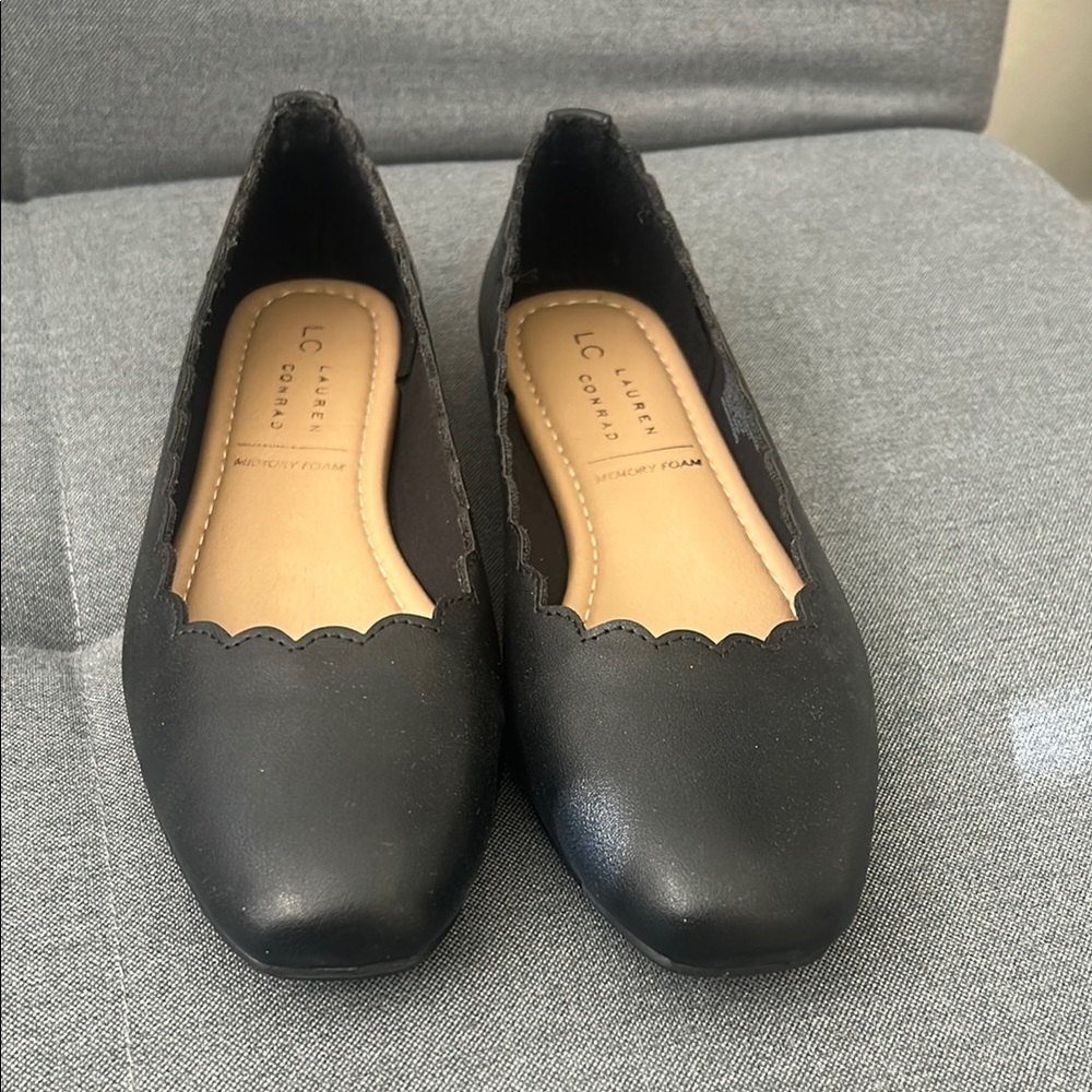 LC Lauren Conrad Black Ballet Flats with Scalloped Trim